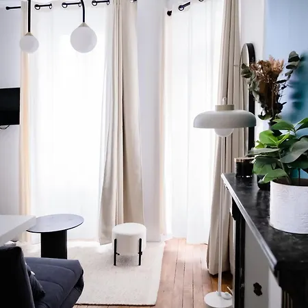 L'emeraude ~ Elegant ~ Arrivee Autonome アパート ブレシュイール