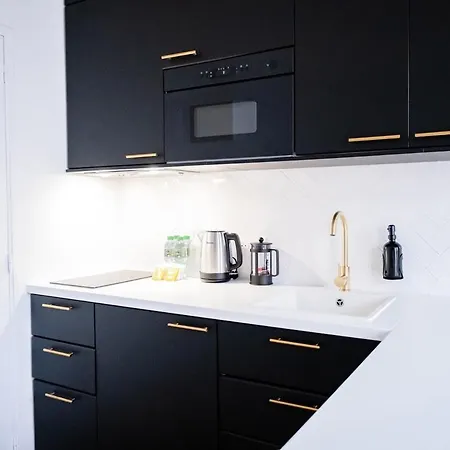 L'emeraude ~ Elegant ~ Arrivee Autonome アパート *